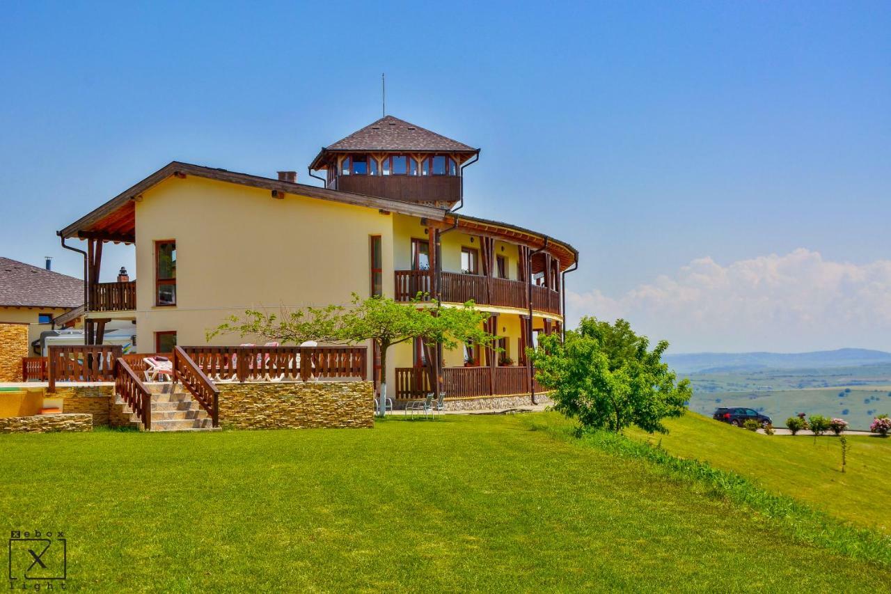 Pensiunea Casa Buna Gîrbova Exteriér fotografie